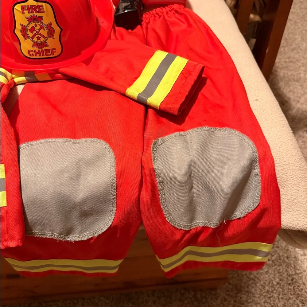 Kids Firefighter Costume Set with Accessories 2-3T - Picture 3 of 3